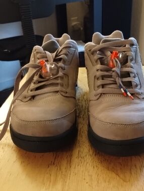 Size 11 Jordan Paris Germain Men's Casual Lace-Up Sneakers in Taupe